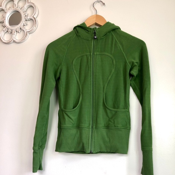 ☀️LULULEMON green hoodie ! - Picture 2 of 7